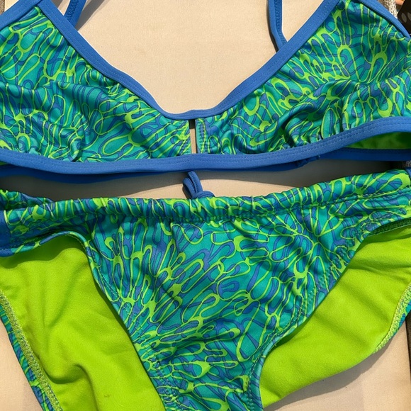 Women’s 2 piece swimsuit size X-Large - Picture 3 of 7